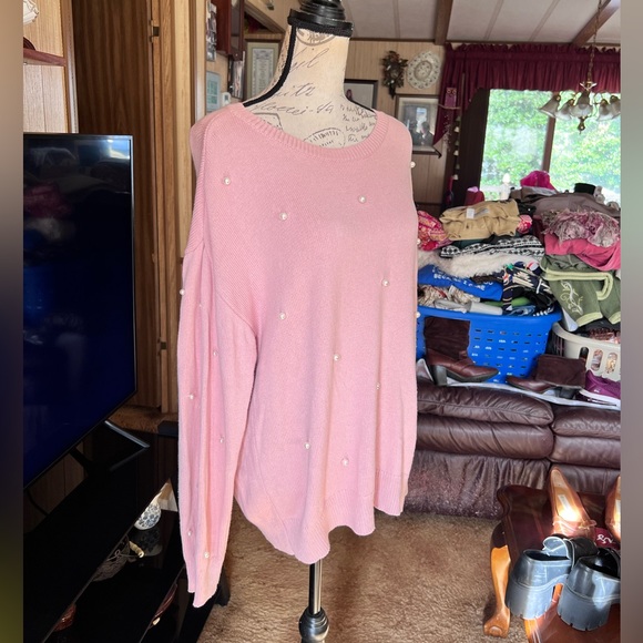 Women’s St. John's Bay pink sweater with faux pearl embellishments. - Picture 3 of 14